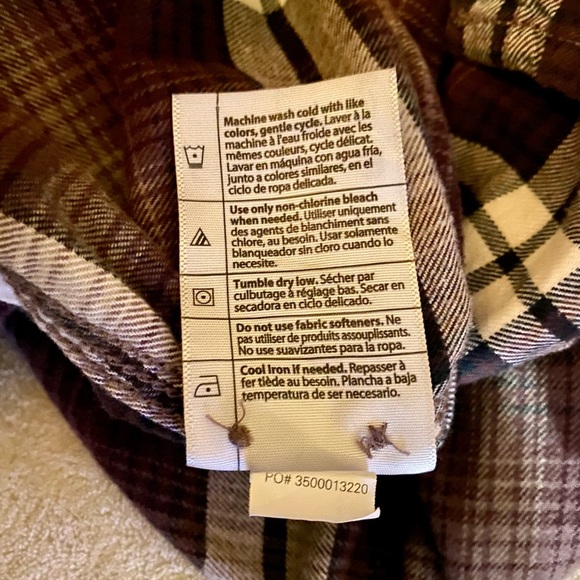 Carhartt long sleeves button down, hooded flannel shirt, like new, medium size - Picture 13 of 14